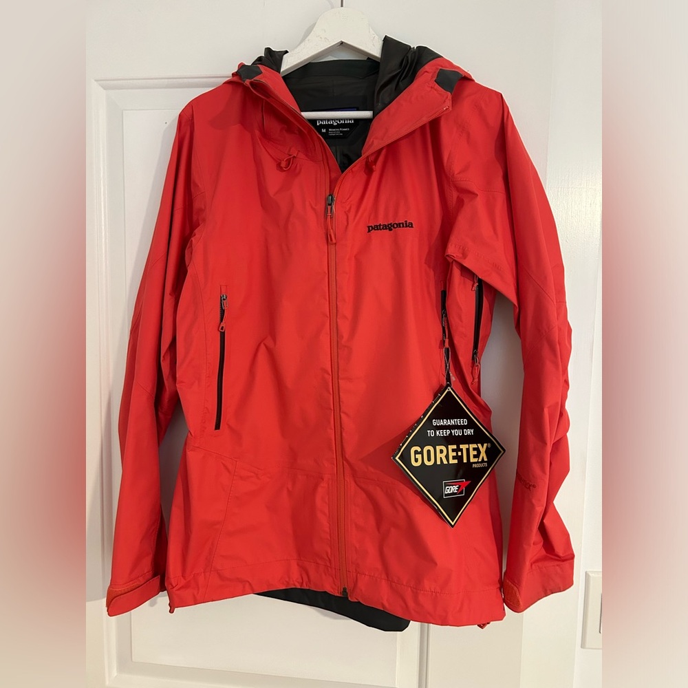 Patagonia Gortex windbreaker/rain jacket - medium